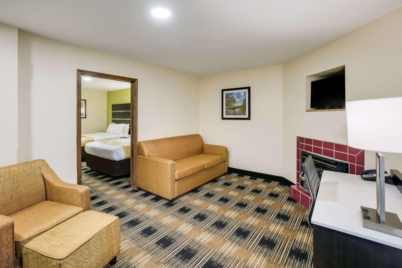 Quality Inn & Suites Mt Chalet Clayton Exterior photo